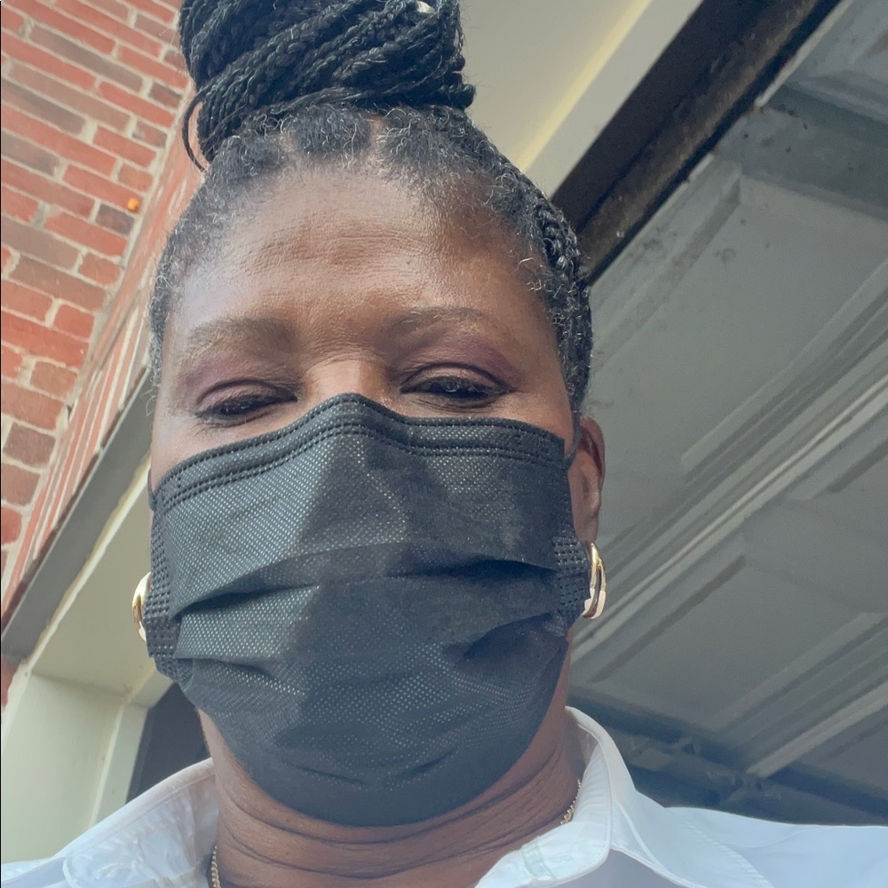 Meet your Posher, Monica